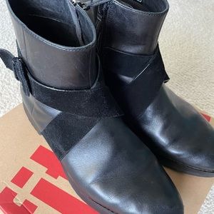 Fitflop leather ankle boots- Size 8.5
